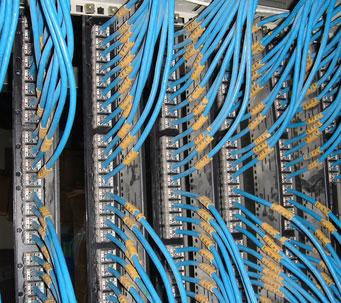 機(jī)房綜合布線系統(tǒng)、辦公樓綜合布線、廣州綜合布線公司、企業(yè)綜合布線